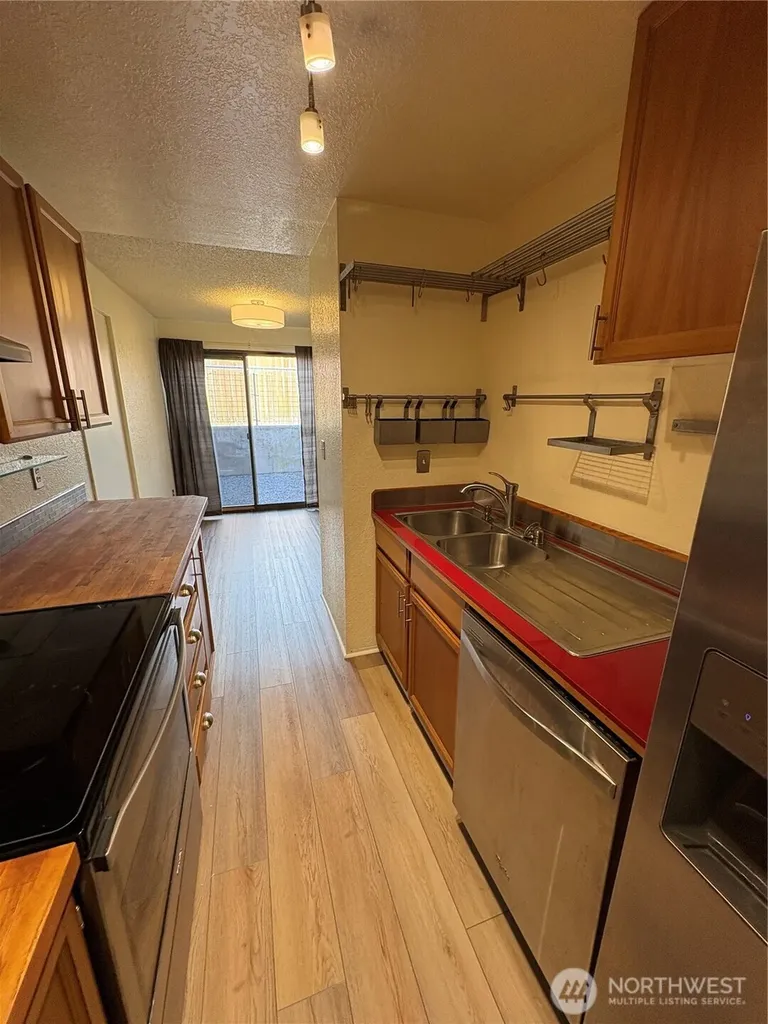 15422 40th Avenue S Tukwila WA 98188