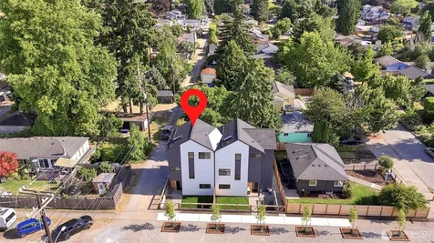 4709 SW Hinds Street Seattle WA 98116