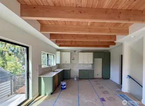 4709 SW Hinds Street Seattle WA 98116