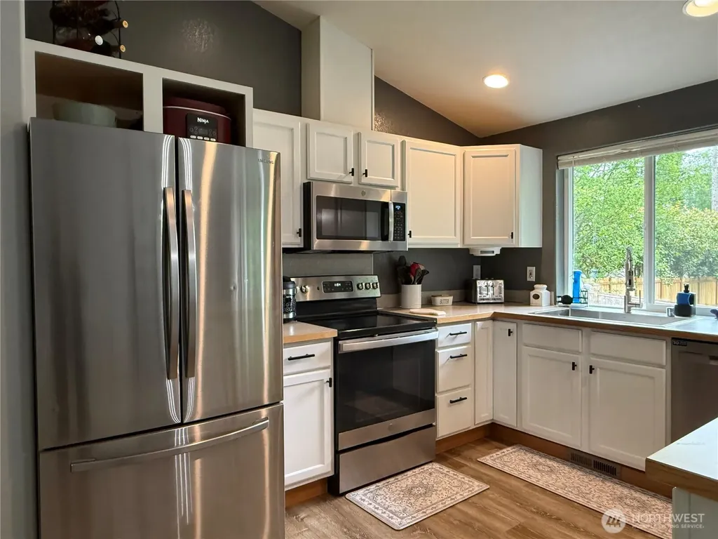 225 Vine Lane Elma WA 98541
