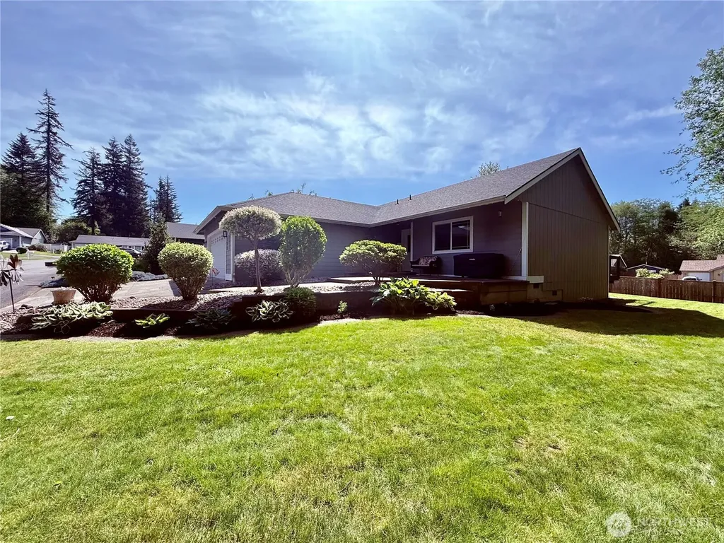 225 Vine Lane Elma WA 98541