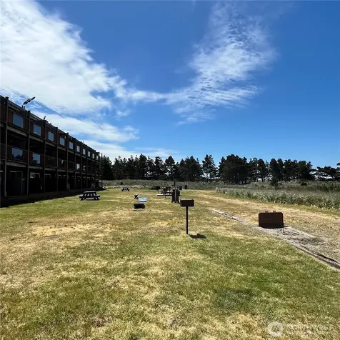 304 14th Street NW Long Beach WA 98631