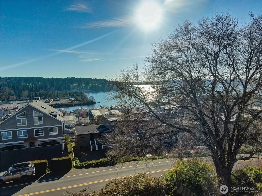 6330 NE 181st Street Kenmore WA 98028