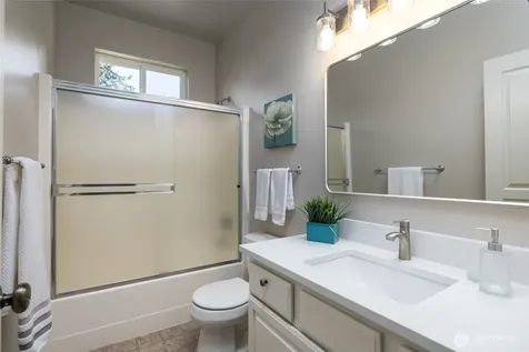 9924 Sunset Drive La Conner WA 98257