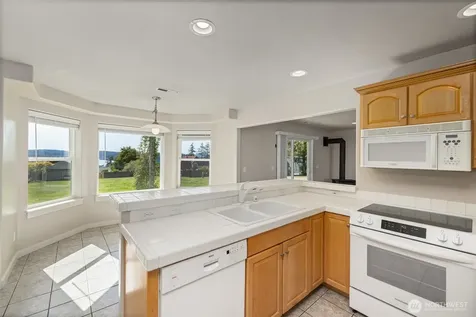 9924 Sunset Drive La Conner WA 98257