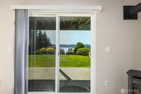 9924 Sunset Drive La Conner WA 98257