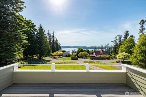 9924 Sunset Drive La Conner WA 98257