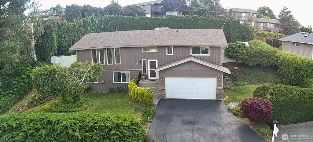 7909 Englewood Crest Drive Yakima WA 98908