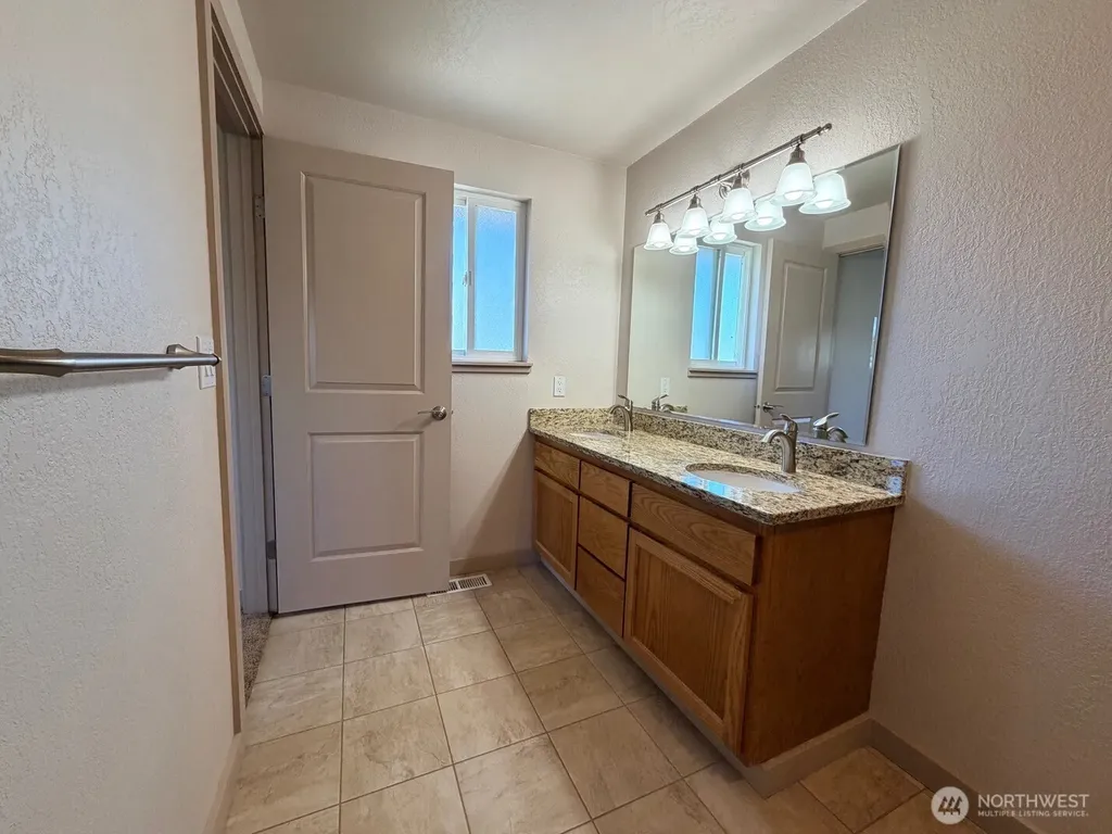 7909 Englewood Crest Drive Yakima WA 98908