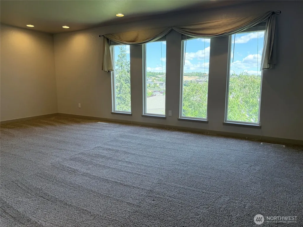 7909 Englewood Crest Drive Yakima WA 98908