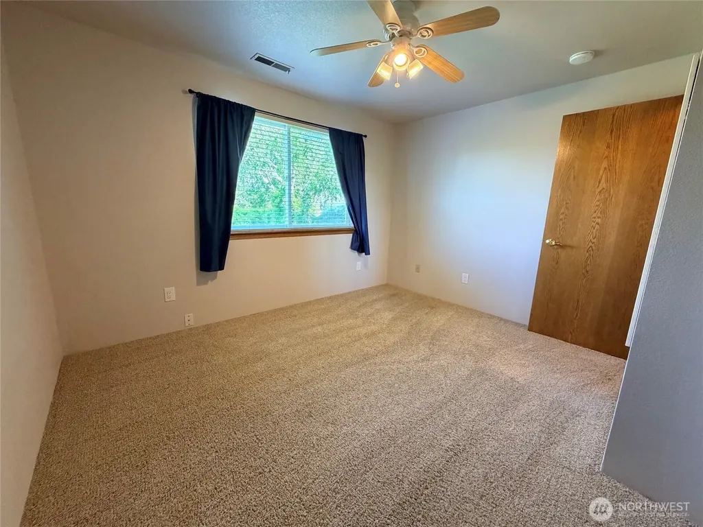 7909 Englewood Crest Drive Yakima WA 98908