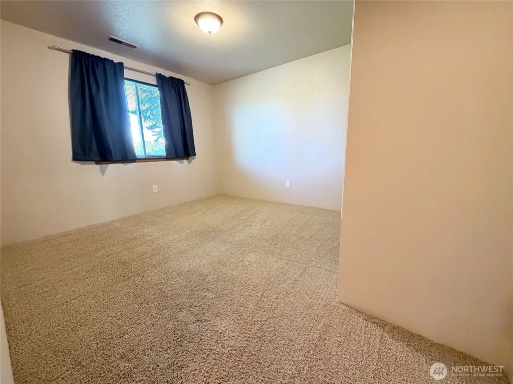 7909 Englewood Crest Drive Yakima WA 98908