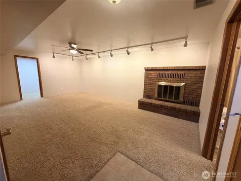 7909 Englewood Crest Drive Yakima WA 98908