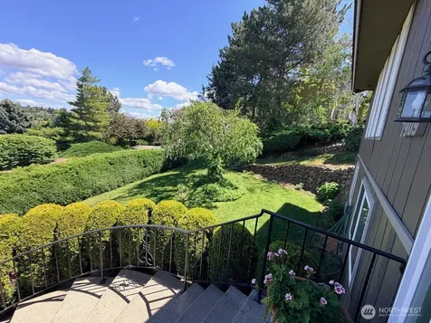 7909 Englewood Crest Drive Yakima WA 98908