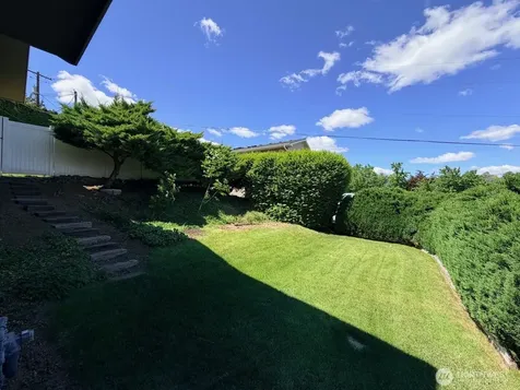 7909 Englewood Crest Drive Yakima WA 98908
