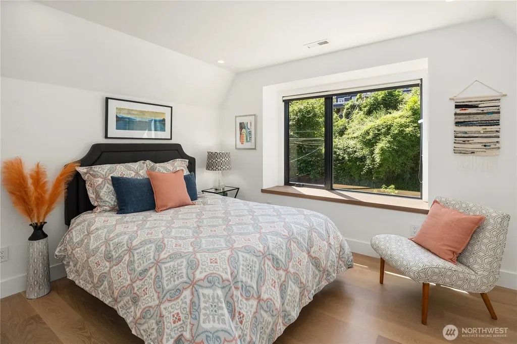 628 36th Avenue Seattle WA 98122