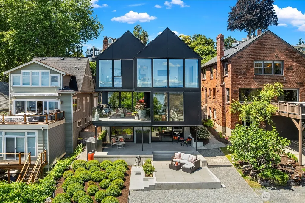 628 36th Avenue Seattle WA 98122
