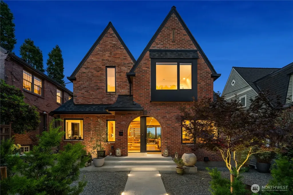 628 36th Avenue Seattle WA 98122