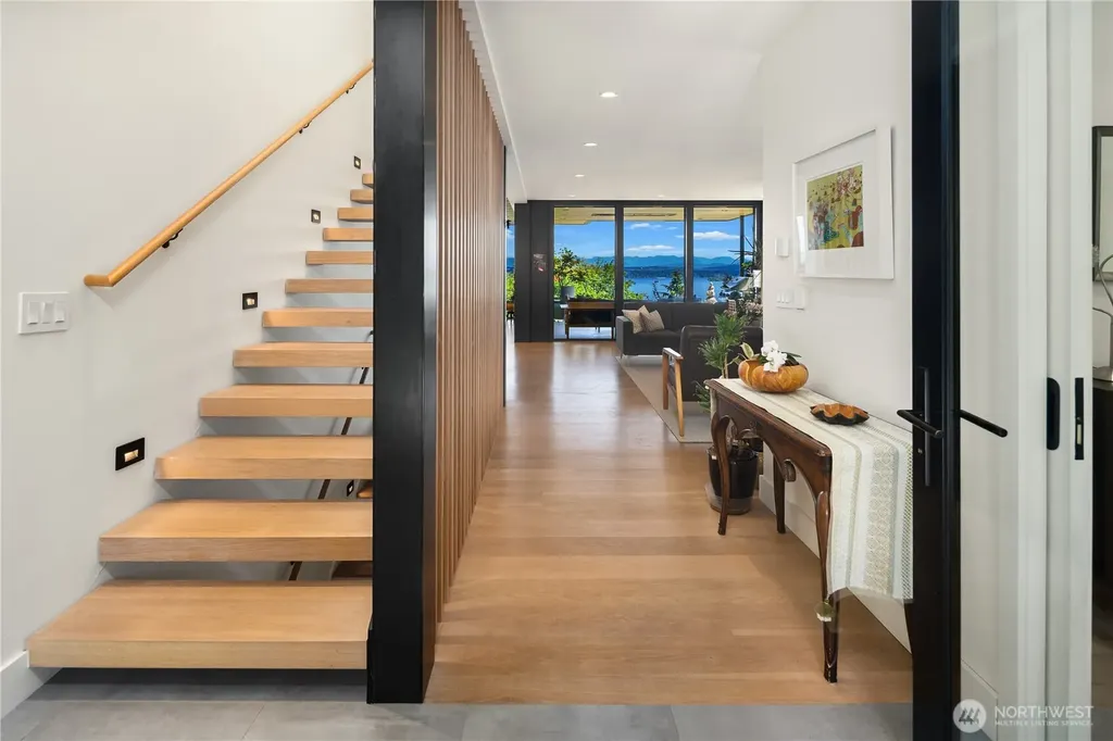 628 36th Avenue Seattle WA 98122