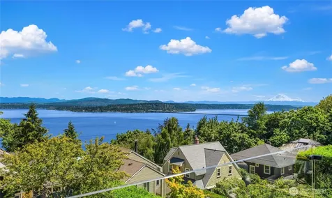 628 36th Avenue Seattle WA 98122