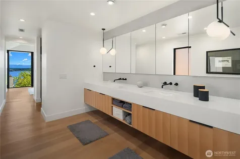 628 36th Avenue Seattle WA 98122