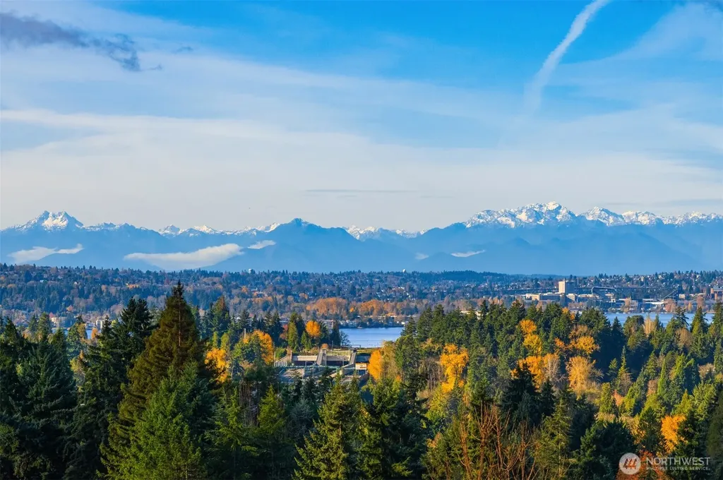 2627 96th Avenue NE Clyde Hill WA 98004