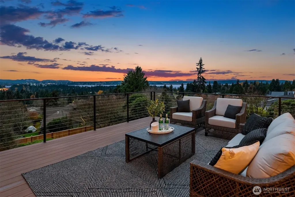 2627 96th Avenue NE Clyde Hill WA 98004