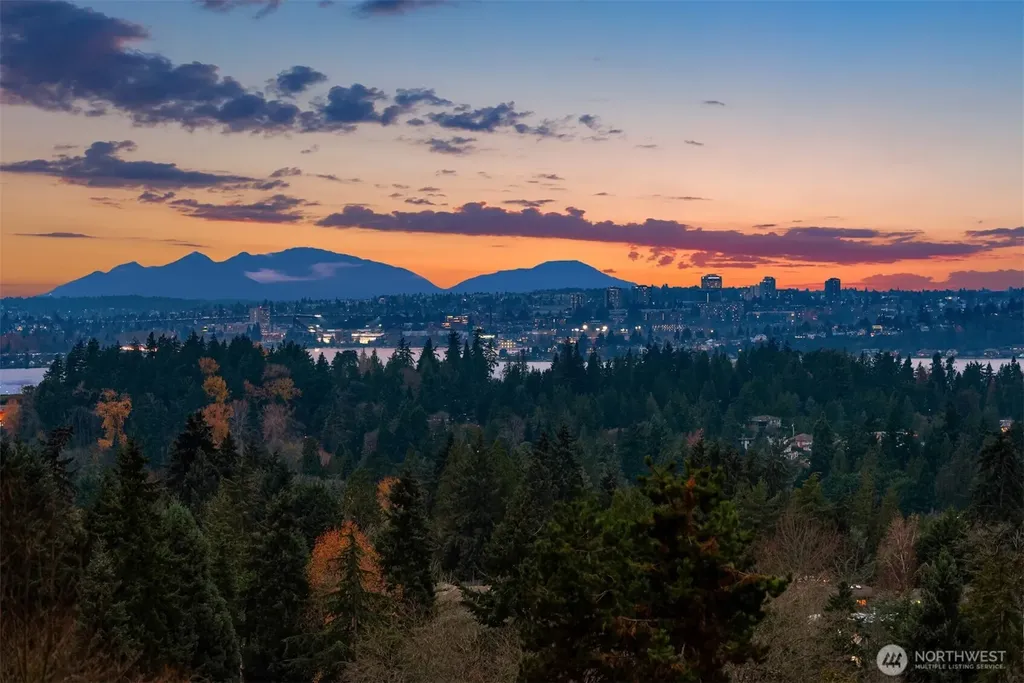 2627 96th Avenue NE Clyde Hill WA 98004