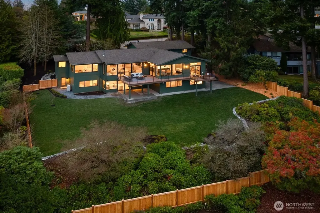 2627 96th Avenue NE Clyde Hill WA 98004
