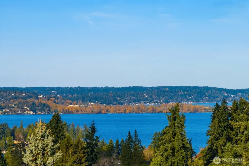 2627 96th Avenue NE Clyde Hill WA 98004