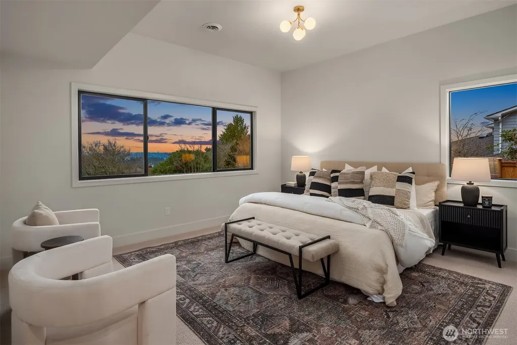 2627 96th Avenue NE Clyde Hill WA 98004