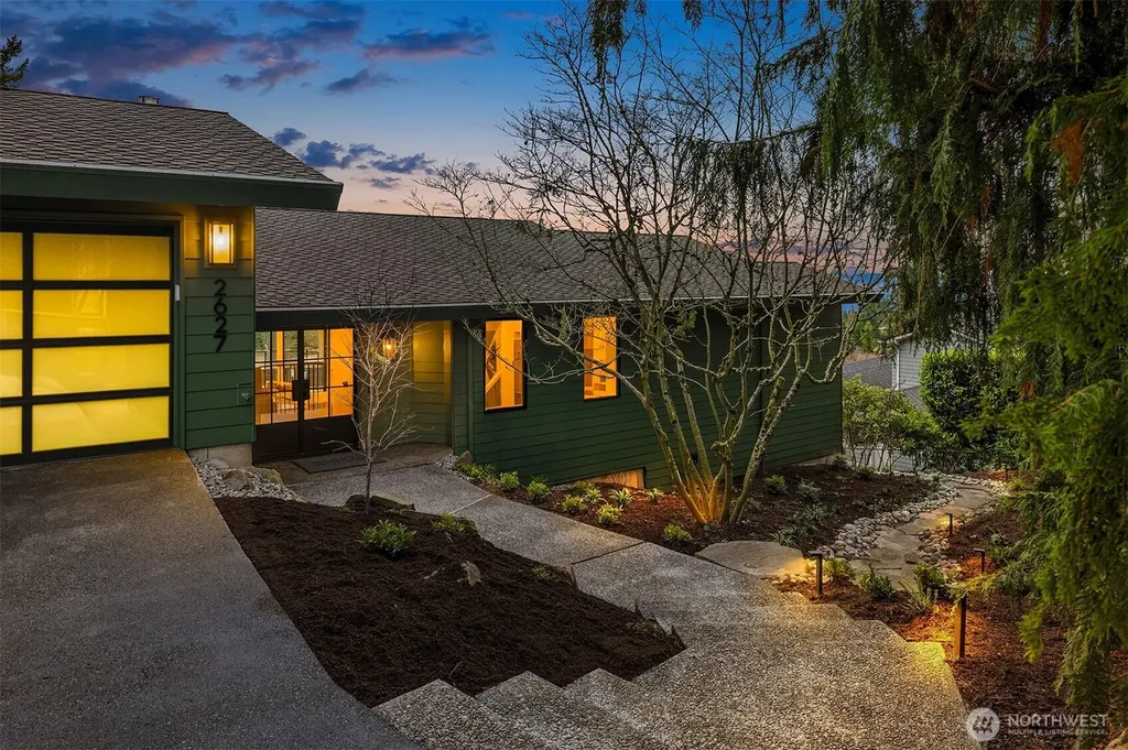2627 96th Avenue NE Clyde Hill WA 98004