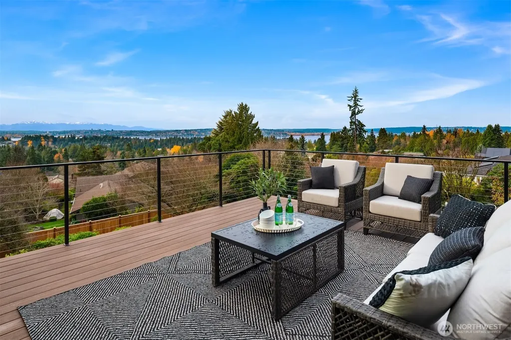 2627 96th Avenue NE Clyde Hill WA 98004
