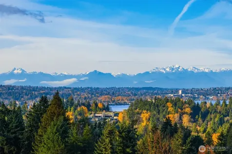 2627 96th Avenue NE Clyde Hill WA 98004