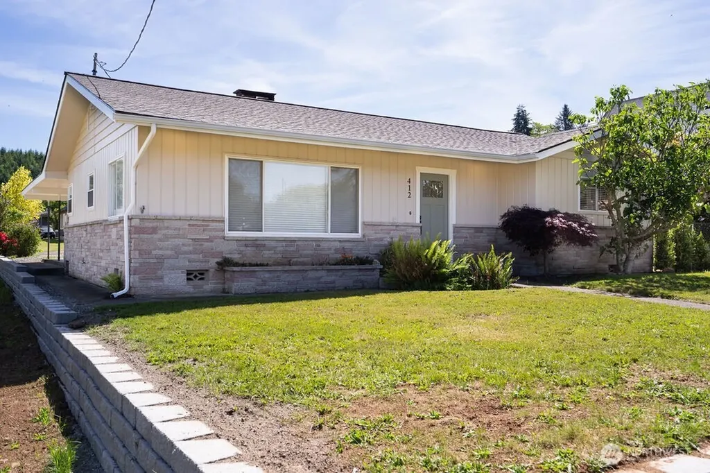 412 S 3rd Street Mccleary WA 98557