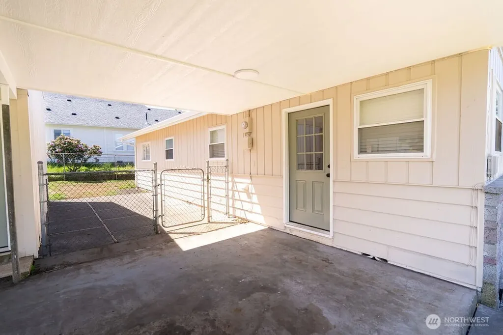 412 S 3rd Street Mccleary WA 98557