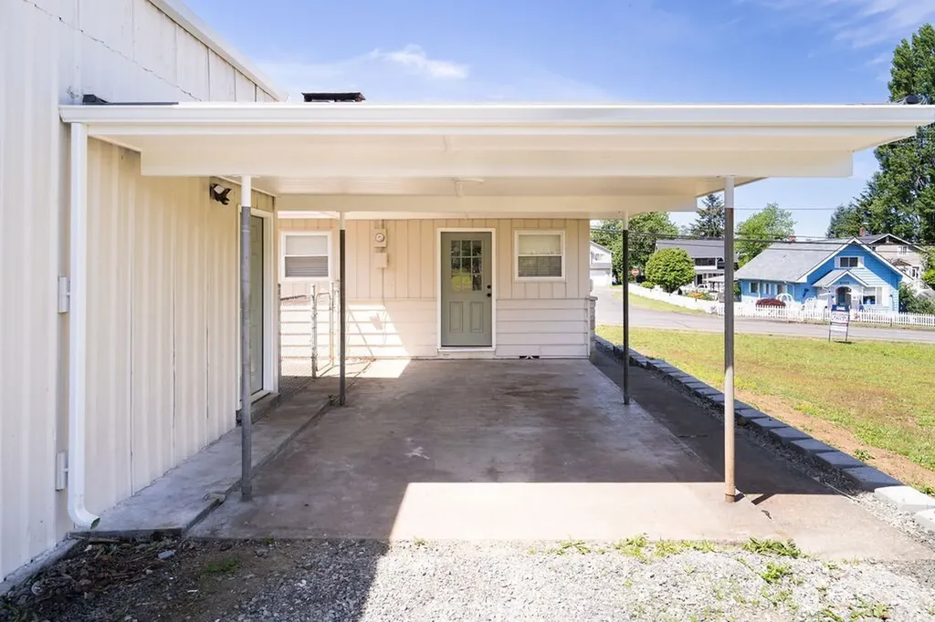 412 S 3rd Street Mccleary WA 98557