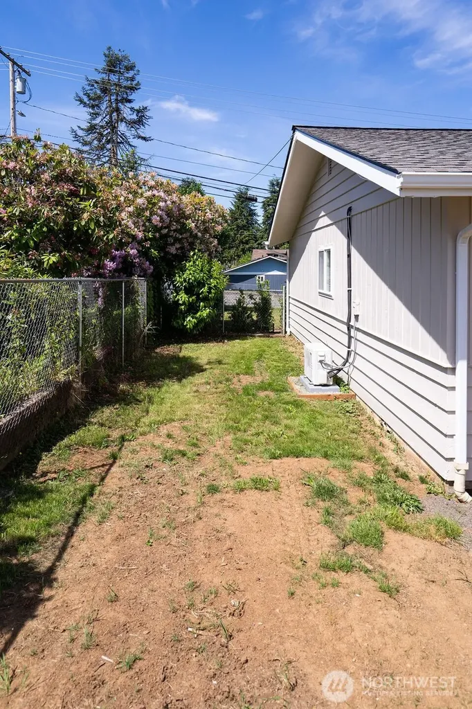 412 S 3rd Street Mccleary WA 98557