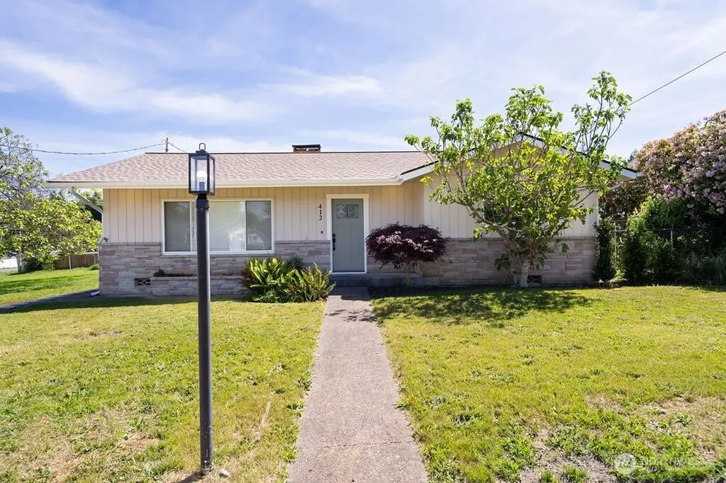 412 S 3rd Street Mccleary WA 98557