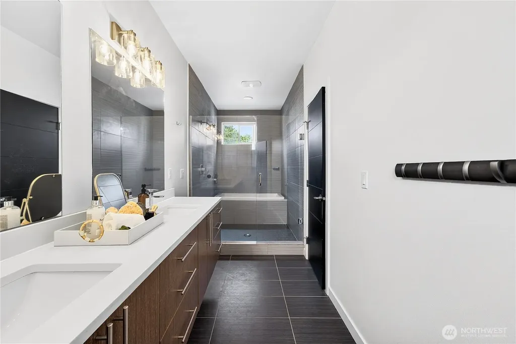 6320 36th Avenue SW Seattle WA 98126