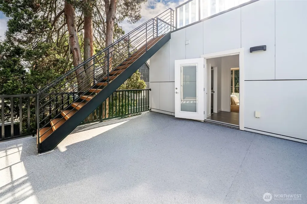 6320 36th Avenue SW Seattle WA 98126