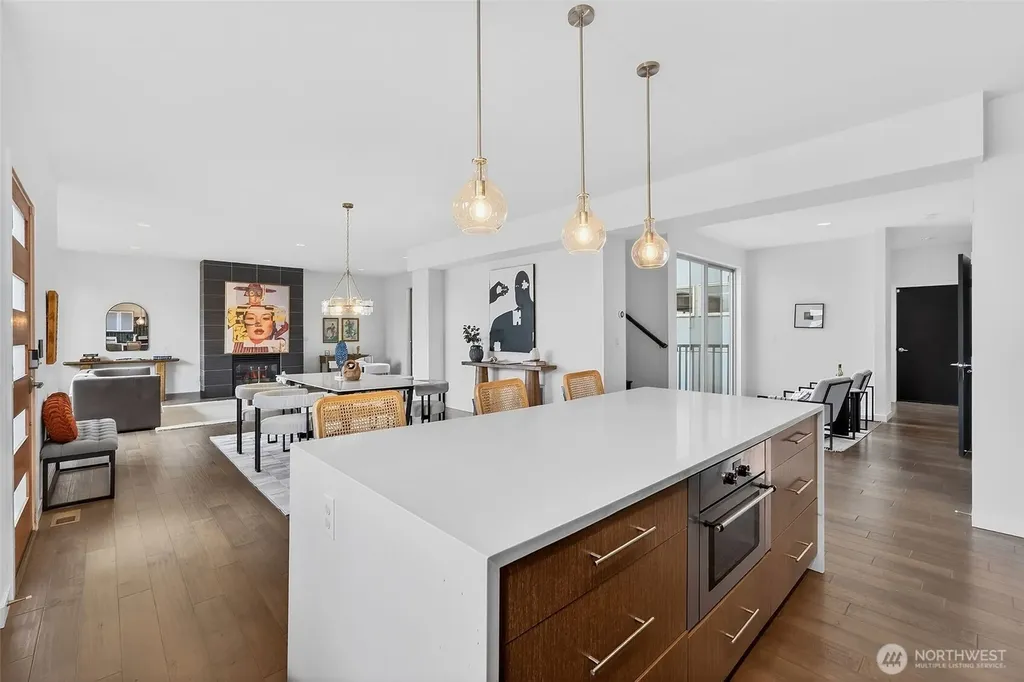 6320 36th Avenue SW Seattle WA 98126