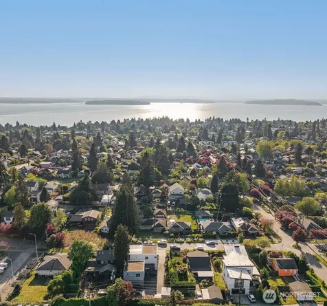 6320 36th Avenue SW Seattle WA 98126