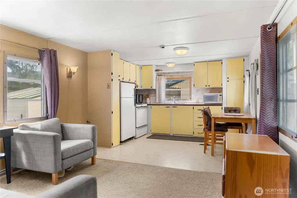 23 Lakeview Loop Oroville WA 98844