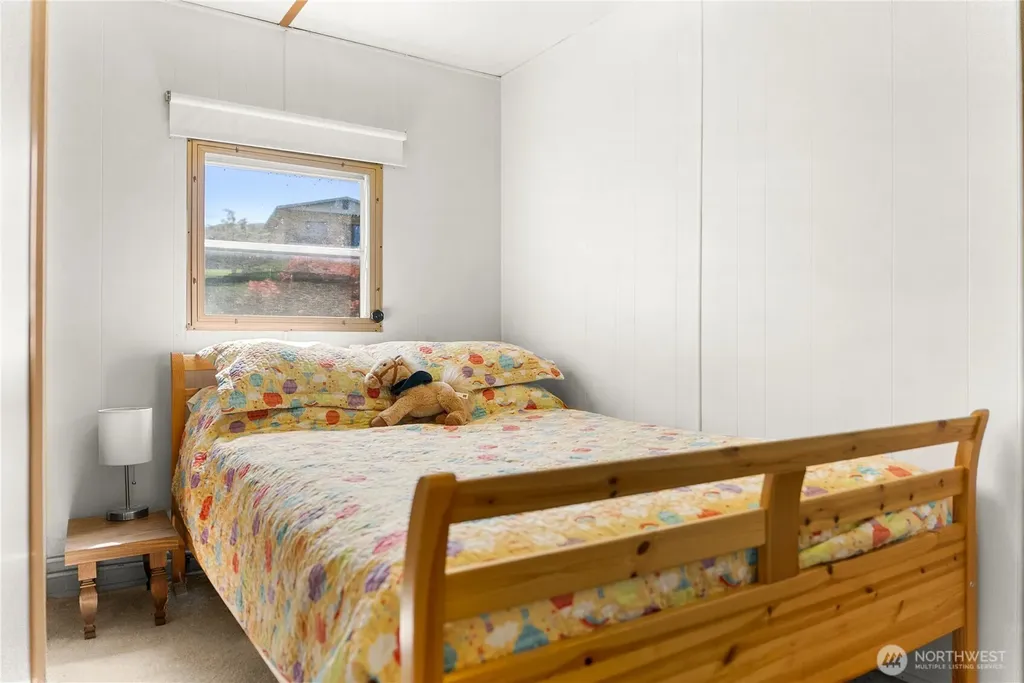 23 Lakeview Loop Oroville WA 98844