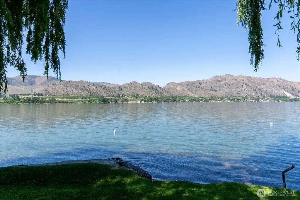 23 Lakeview Loop Oroville WA 98844