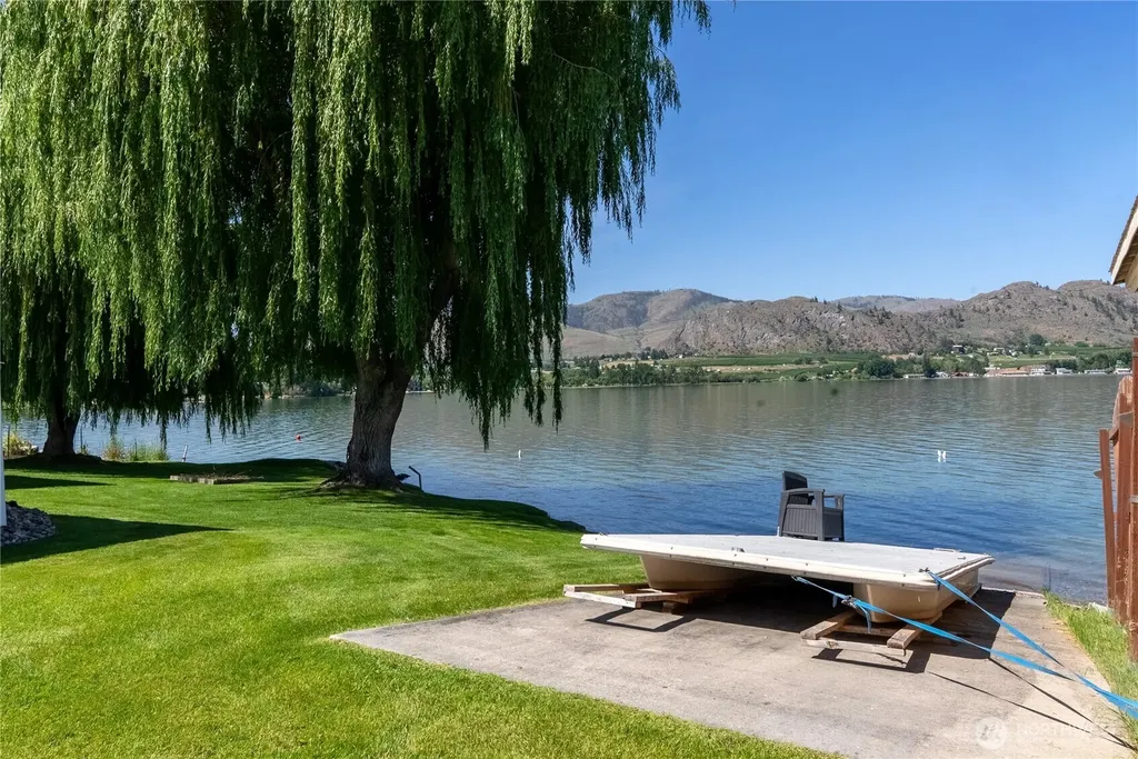 23 Lakeview Loop Oroville WA 98844