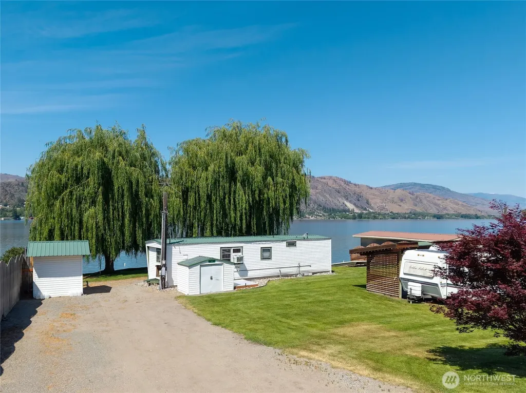 23 Lakeview Loop Oroville WA 98844