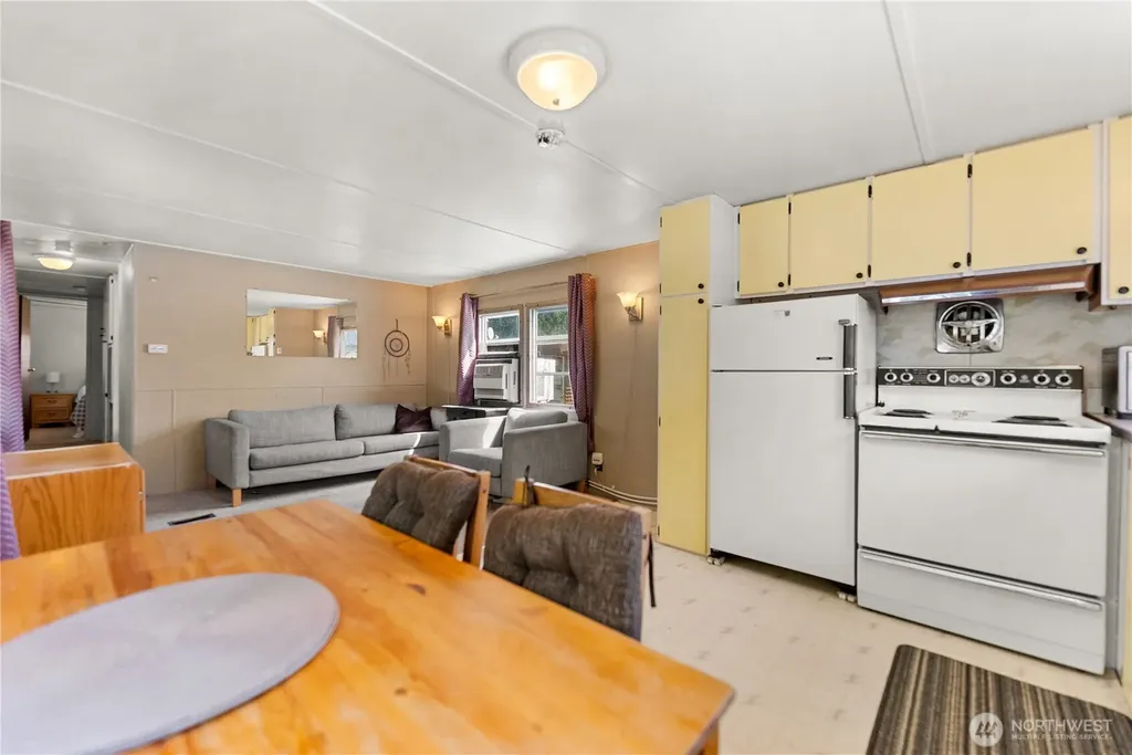 23 Lakeview Loop Oroville WA 98844
