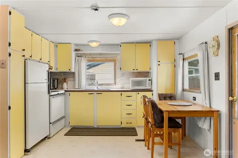 23 Lakeview Loop Oroville WA 98844